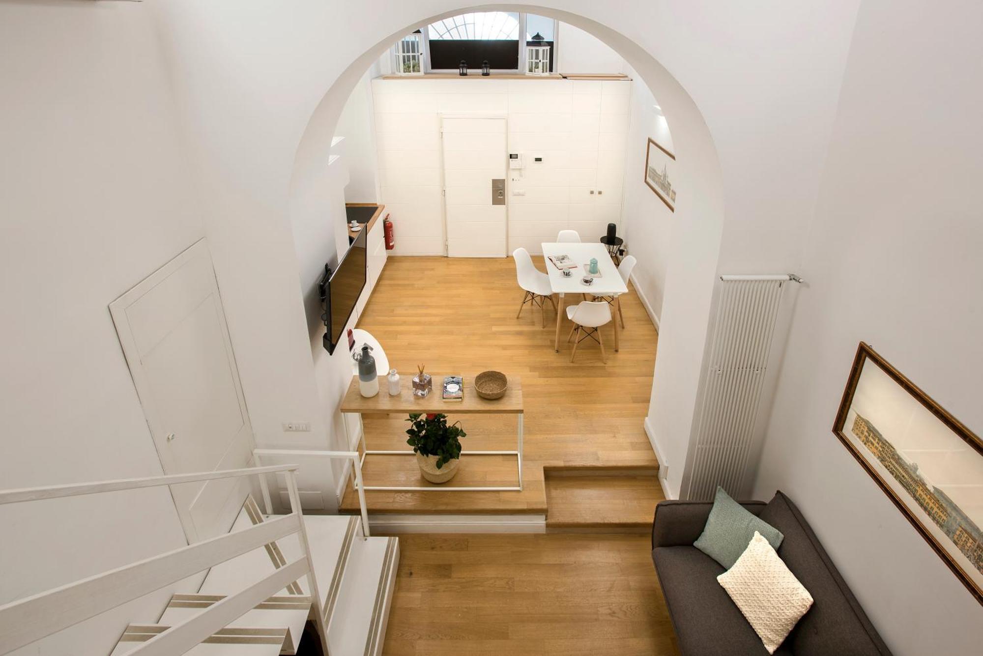 Apartment Holidays Teatro Pace Rome